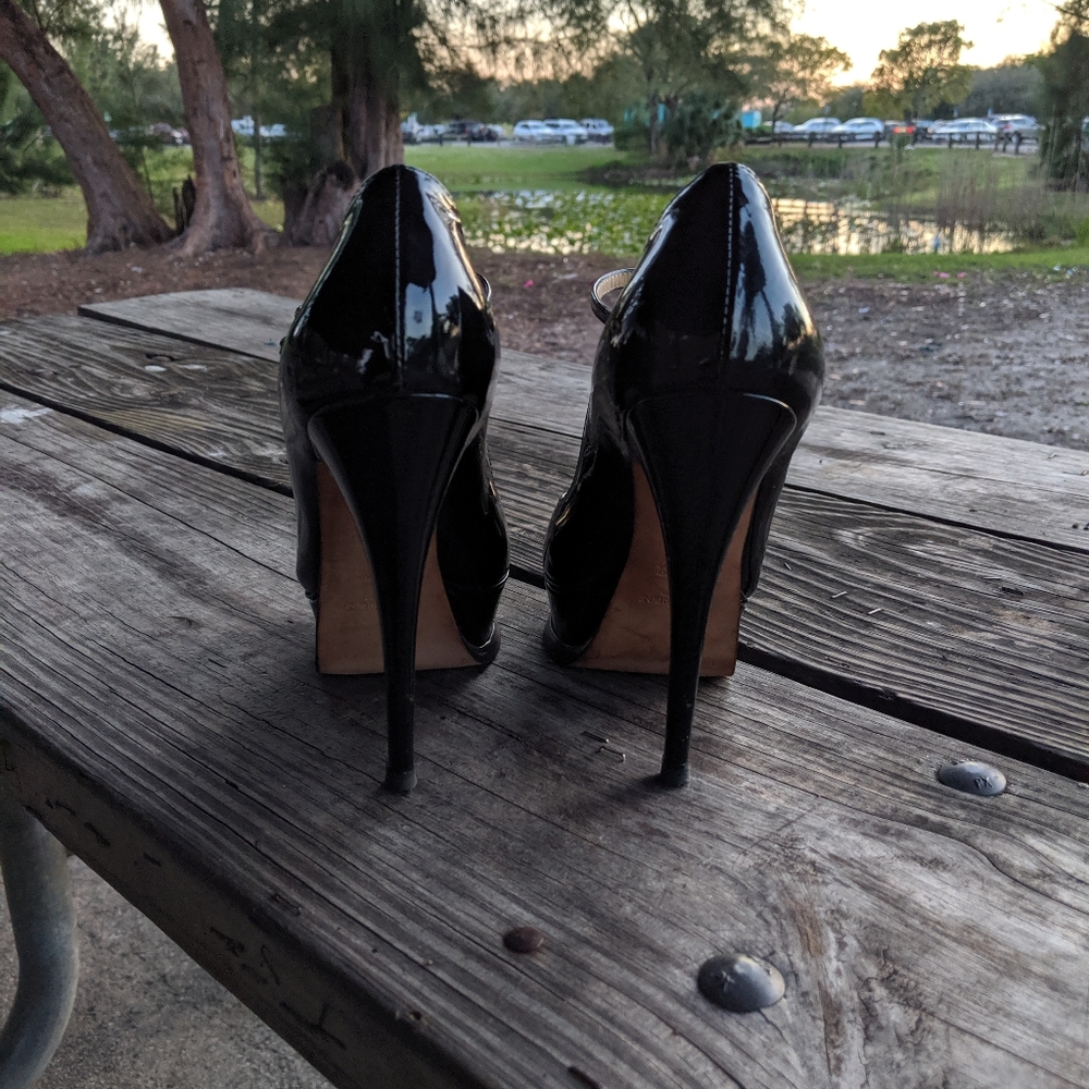 Yves Saint Laurent "Tribute Mary Jane" pumps - Picture 4 of 8